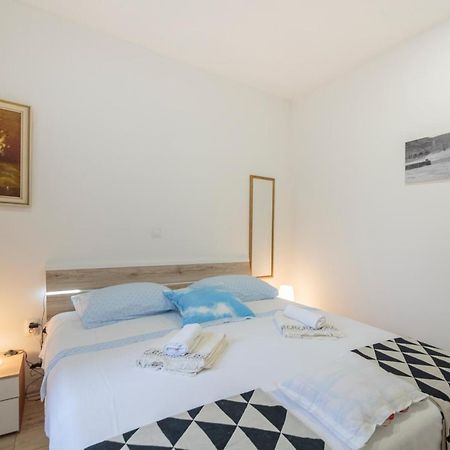 Apartment Esa คอมีชา ภายนอก รูปภาพ