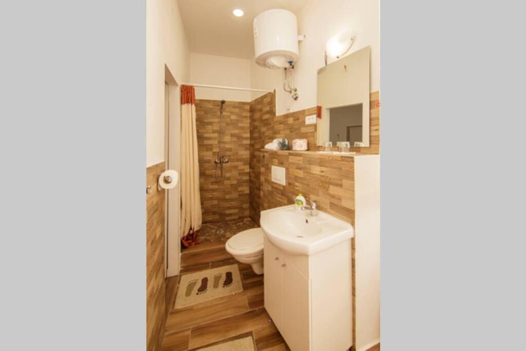 Apartment Esa คอมีชา ภายนอก รูปภาพ