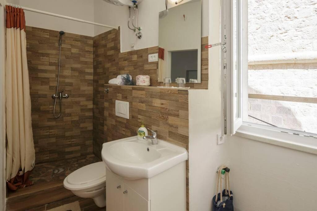 Apartment Esa คอมีชา ภายนอก รูปภาพ