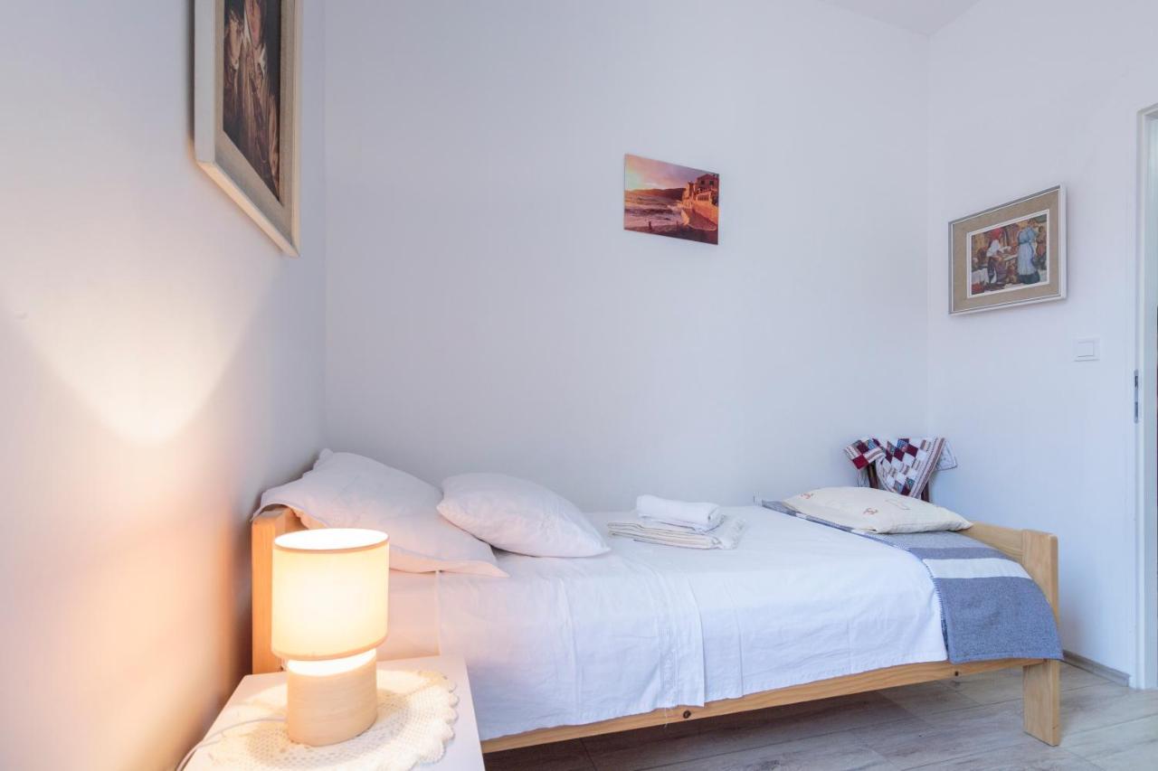 Apartment Esa คอมีชา ภายนอก รูปภาพ