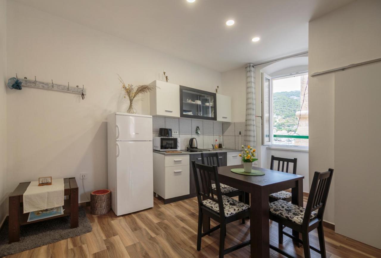Apartment Esa คอมีชา ภายนอก รูปภาพ
