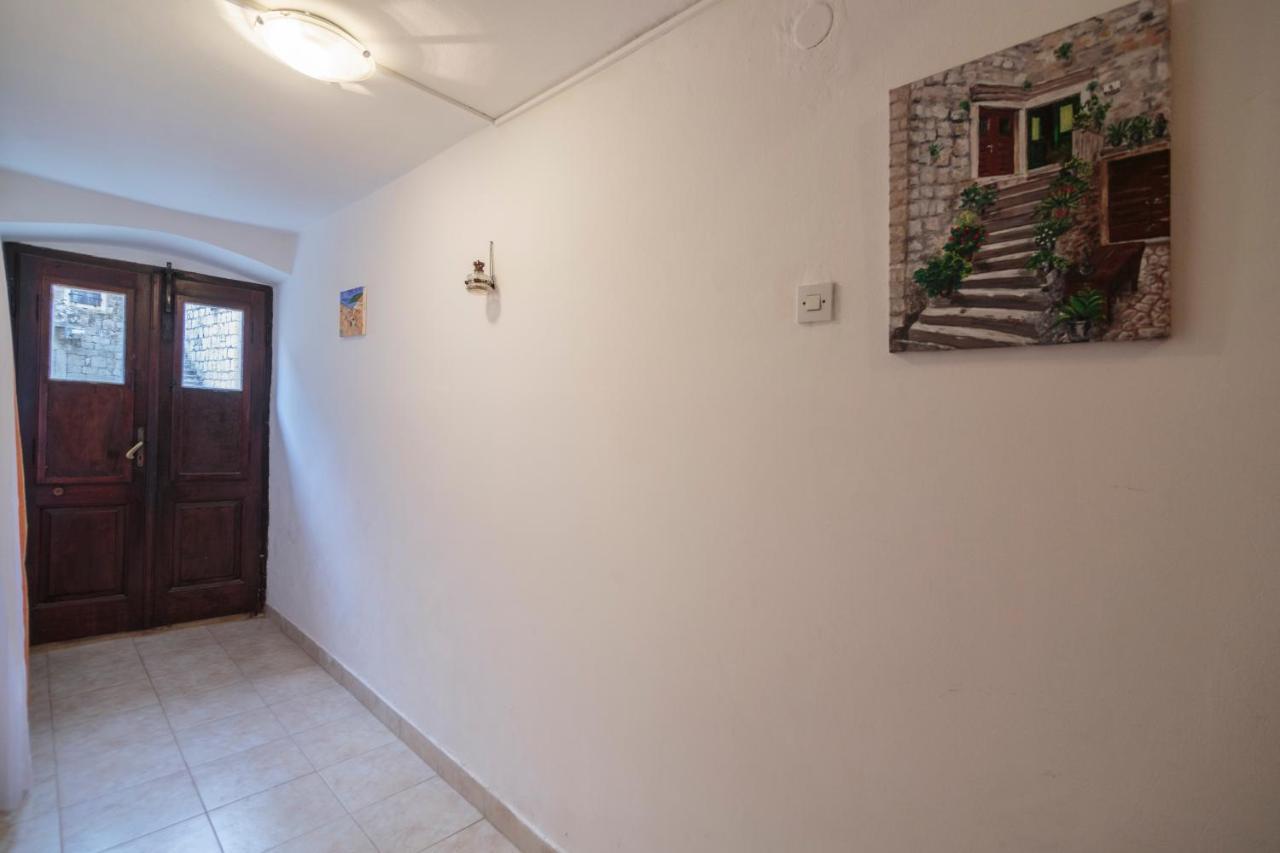 Apartment Esa คอมีชา ภายนอก รูปภาพ
