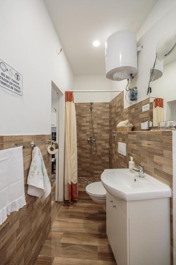 Apartment Esa คอมีชา ภายนอก รูปภาพ